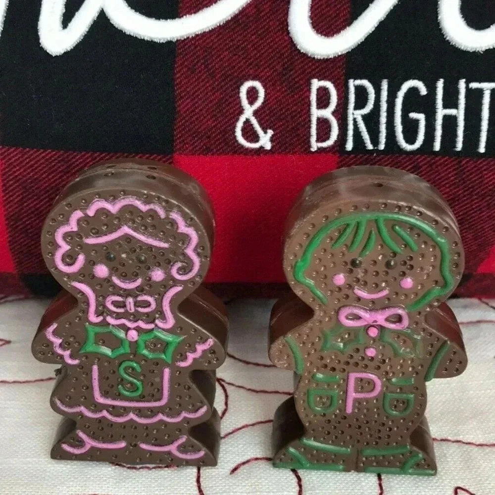 Vintage JSNY Gingerbread Boy And Girl Plastic Salt & Pepper Shaker Set